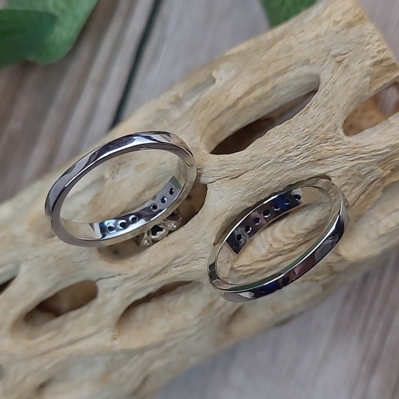 BLUE SAPPHIRE AND SILVER TWO PIECE RING SET - Picture 6 of 8